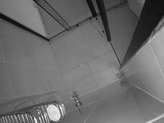 Questo modello è in diretta ora. voyeurcam-jb-shower-2
