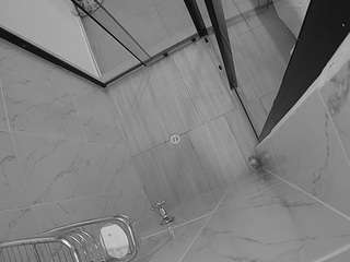 โมเดลนี้กำลังถ่ายทอดสดอยู่. voyeurcam-jb-shower-2