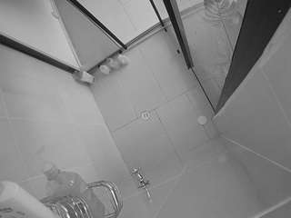 voyeurcam-jb-shower-2