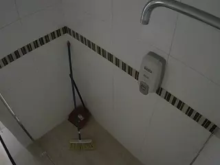 voyeurcam-jb-shower-2's Live Sex Cam Show