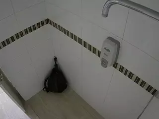 voyeurcam-jb-shower-2's Live Sex Cam Show