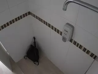 voyeurcam-jb-shower-2's Live Sex Cam Show