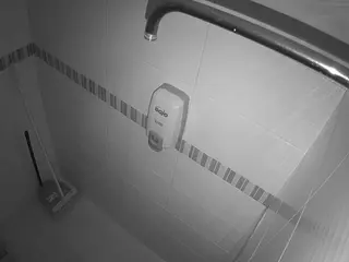 voyeurcam-jb-shower-2's Live Sex Cam Show