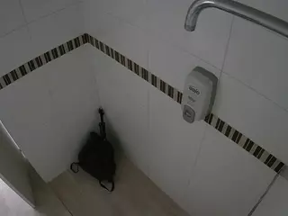 voyeurcam-jb-shower-2's Live Sex Cam Show