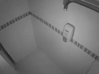 voyeurcam-jb-shower-2's Live Sex Cam Show