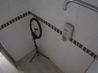 voyeurcam-jb-shower-2's Live Sex Cam Show