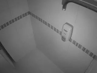 voyeurcam-jb-shower-2's Live Sex Cam Show