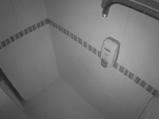 voyeurcam-jb-shower-2's Live Sex Cam Show