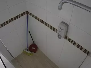 voyeurcam-jb-shower-2's Live Sex Cam Show