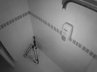 voyeurcam-jb-shower-2's Live Sex Cam Show