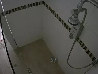 voyeurcam-jb-shower-2's Live Sex Cam Show
