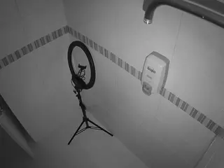 voyeurcam-jb-shower-2's Live Sex Cam Show