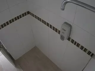 voyeurcam-jb-shower-2's Live Sex Cam Show