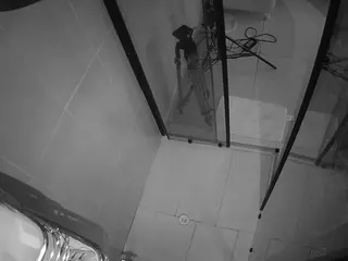 voyeurcam jb shower 2