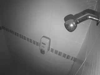 voyeurcam-jb-shower-3's Live Sex Cam Show