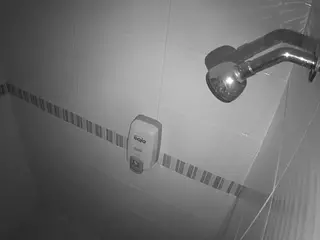 voyeurcam-jb-shower-3's Live Sex Cam Show