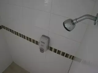 voyeurcam-jb-shower-3's Live Sex Cam Show