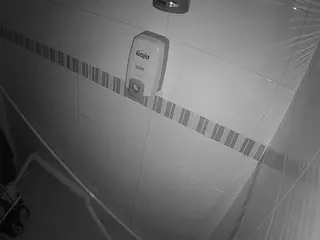 voyeurcam-jb-shower-7's Live Sex Cam Show