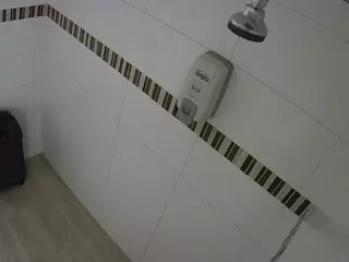 voyeurcam-jb-shower-7's Live Sex Cam Show