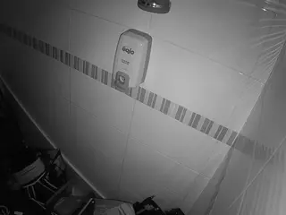 voyeurcam-jb-shower-7's Live Sex Cam Show