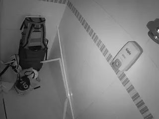 voyeurcam-jb-shower-7's Live Sex Cam Show