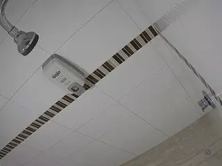 voyeurcam-jb-shower-7's Live Sex Cam Show