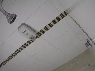 voyeurcam-jb-shower-7's Live Sex Cam Show