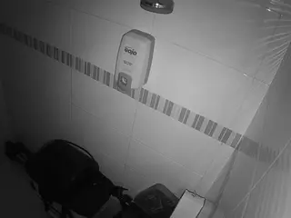 voyeurcam-jb-shower-7's Live Sex Cam Show