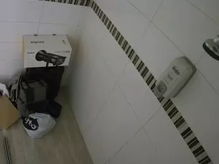 voyeurcam-jb-shower-7's Live Sex Cam Show