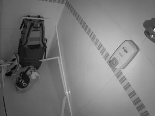 voyeurcam-jb-shower-7's Live Sex Cam Show