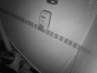 voyeurcam-jb-shower-7's Live Sex Cam Show