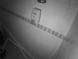 voyeurcam-jb-shower-7's Live Sex Cam Show