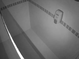 voyeurcam-jb-shower-8 Deepthroatslut camsoda