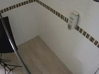 voyeurcam-jb-shower-8's Live Sex Cam Show