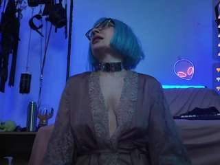 Model ini sedang live sekarang. cyberxgoddess