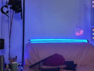 このモデルは現在ライブ中です。 cyberxgoddess