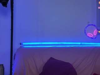 le modèle cyberxgoddess est en webcam porno dans un show sur le site camsoda, il possède les tags suivants: black hair,bondage,dirty-talk,drinking,fetish,green eyes,mistress,muscular,no smoking,orgasm,tease,big tits,hd