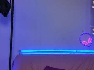 le modèle cyberxgoddess est en webcam porno dans un show sur le site camsoda, il possède les tags suivants: black hair,bondage,dirty-talk,drinking,fetish,green eyes,mistress,muscular,no smoking,orgasm,tease,big tits,hd