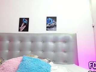 horny-juliette webcam