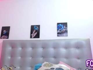 horny-juliette's CamSoda show and profile