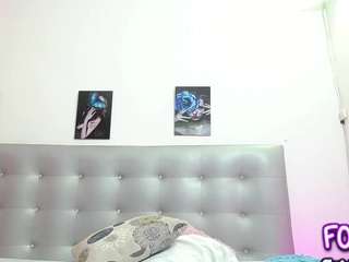 horny-juliette webcam