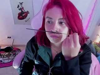 saralolo420's CamSoda show and profile