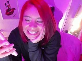 saralolo420's CamSoda show and profile