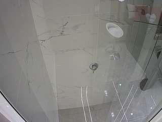 voyeurcam-casa-salsa-bathroom-10