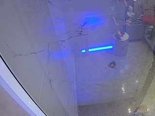 voyeurcam-casa-salsa-bathroom-10
