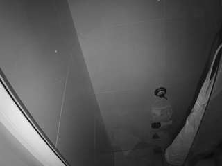 voyeurcam-casa-salsa-bathroom-10