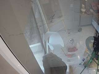 voyeurcam-casa-salsa-bathroom-10