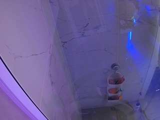 voyeurcam-casa-salsa-bathroom-10