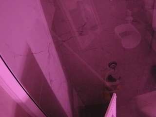 voyeurcam-casa-salsa-bathroom-10