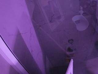 voyeurcam-casa-salsa-bathroom-10
